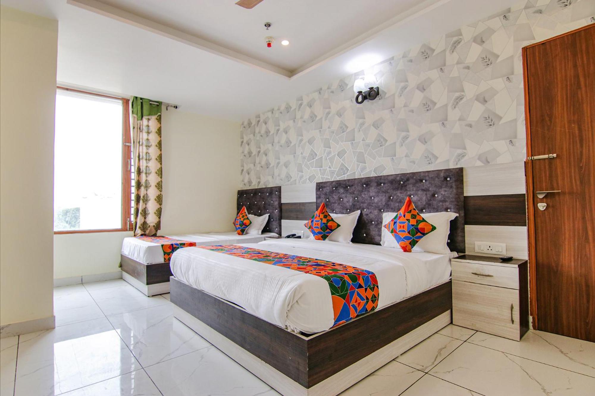 Fabhotel Meridian Inn Mohali Eksteriør billede